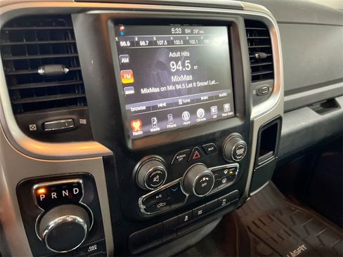 Used 2016 RAM 1500 Classic SLT w/ SLT Plus D￩cor Group image 13