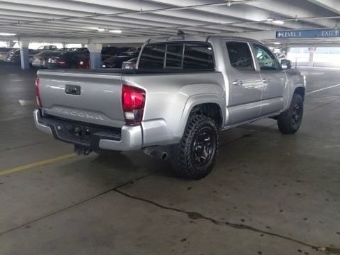 Used 2022 Toyota Tacoma SR AWD/4WD image 8