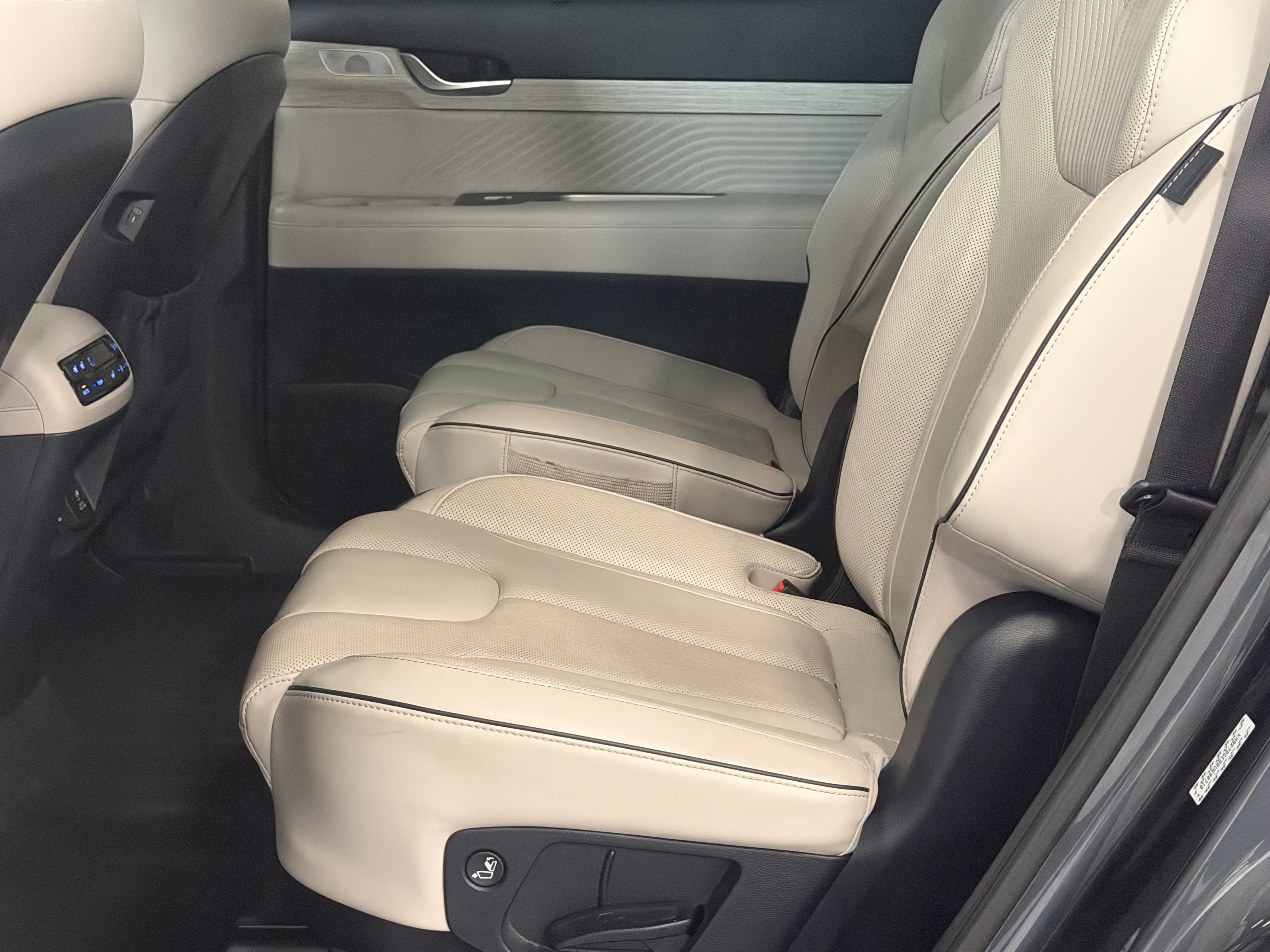 Used 2024 Hyundai Palisade Calligraphy AWD/4WD image 23