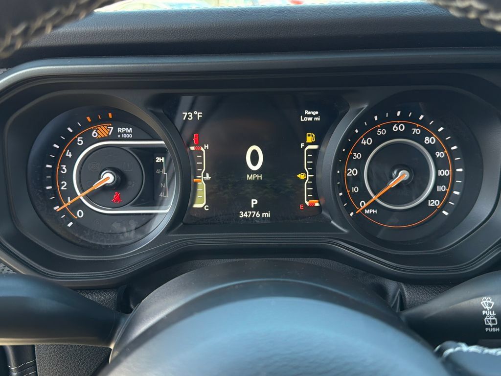 Used 2025 Jeep Wrangler Unlimited Rubicon AWD/4WD image 17