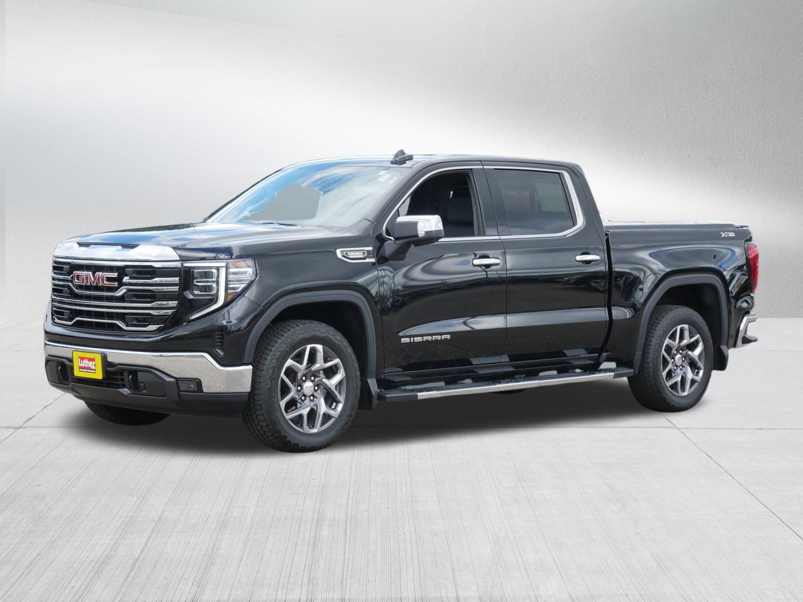 Used 2023 GMC Sierra 1500 SLT w/ SLT Premium Package AWD/4WD image 3