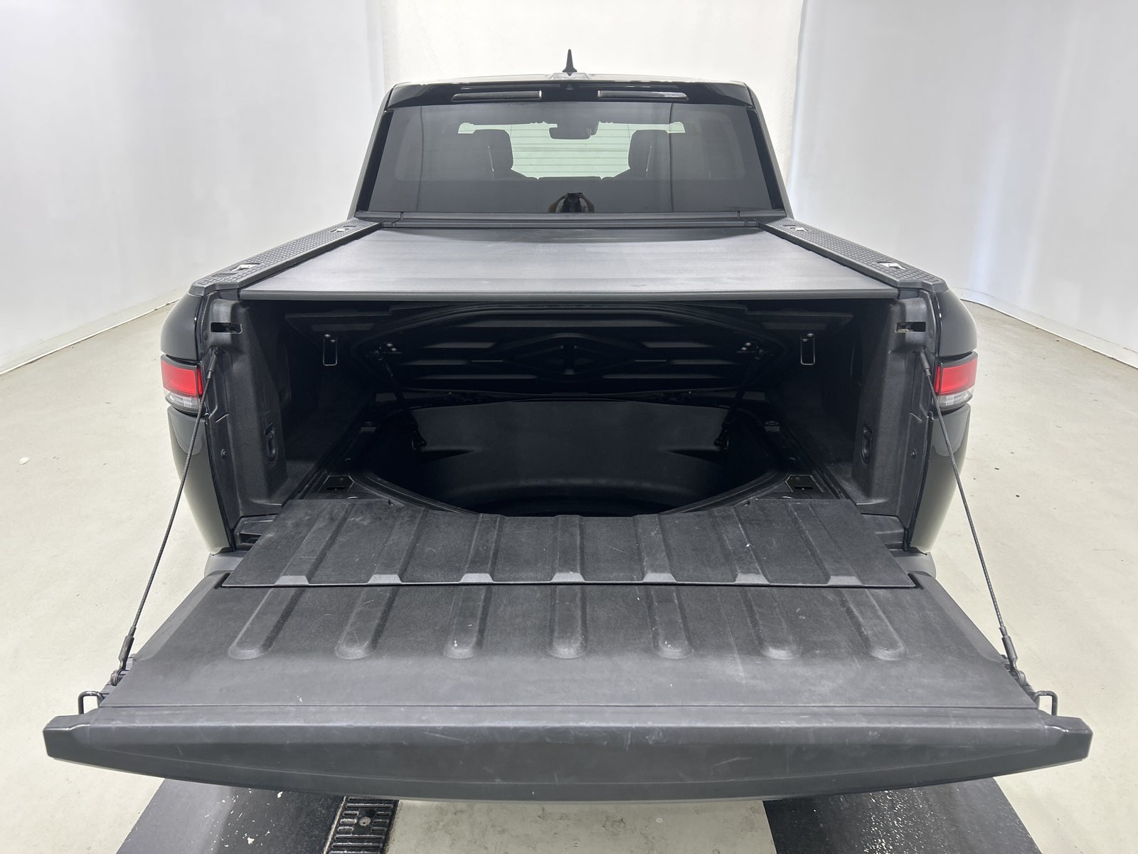 Used 2022 Rivian R1T Adventure AWD/4WD image 15