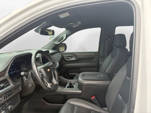 Used 2022 Chevrolet Tahoe LT w/ Luxury Package AWD/4WD image 11