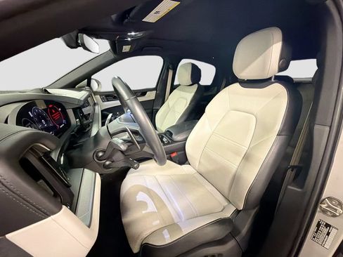 Certified 2024 Porsche Cayenne Coupe AWD/4WD image 5