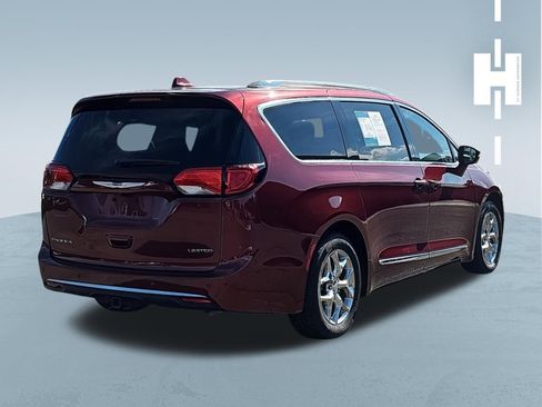 Used 2020 Chrysler Pacifica Limited image 3