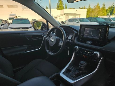 Used 2019 Toyota RAV4 LE w/ Carpet Mat Package AWD/4WD image 8