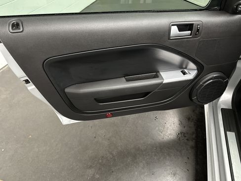 Used 2006 Ford Mustang GT image 13