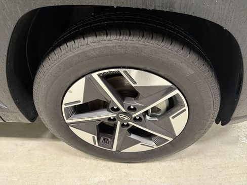 Used 2025 Hyundai Tucson SEL FWD image 14