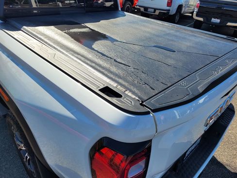 Used 2024 GMC Canyon AT4 w/ Canyon Safety Plus Package AWD/4WD image 9