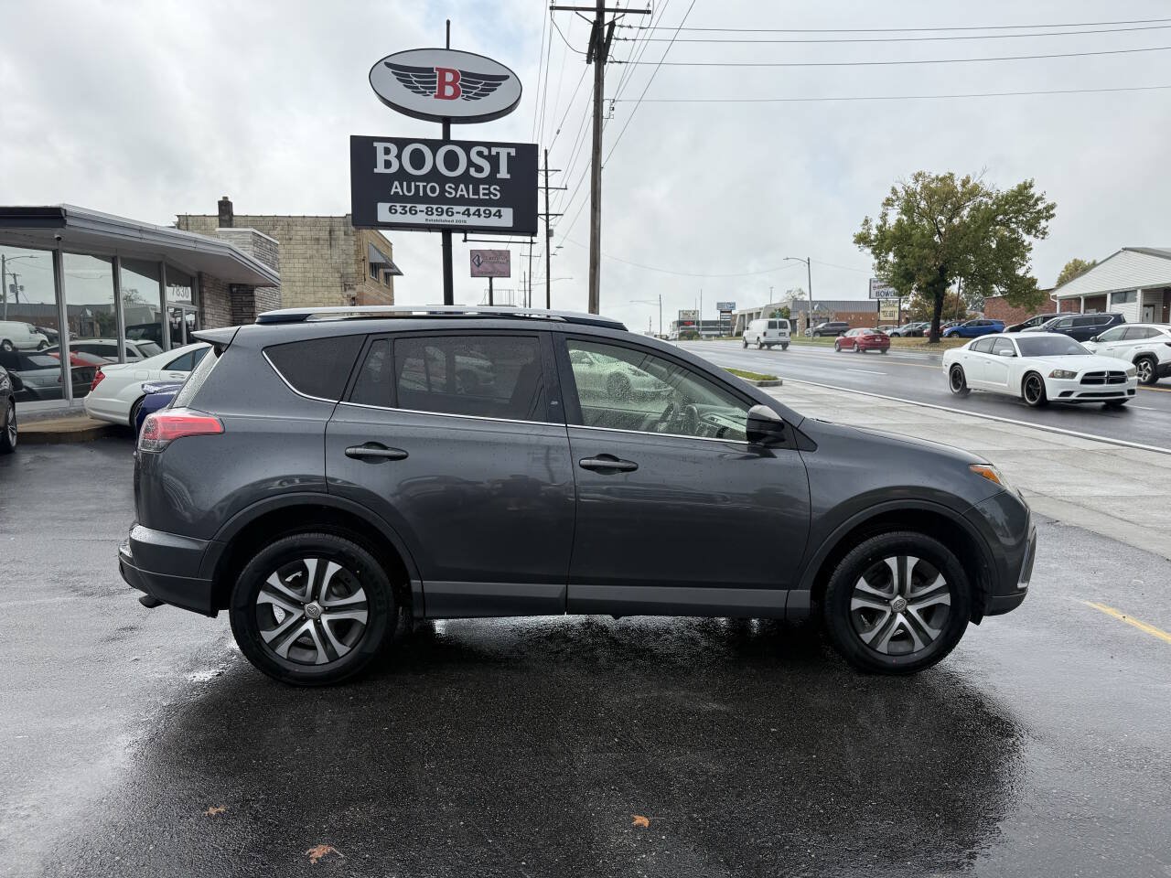 Used 2017 Toyota RAV4 LE AWD/4WD image 8