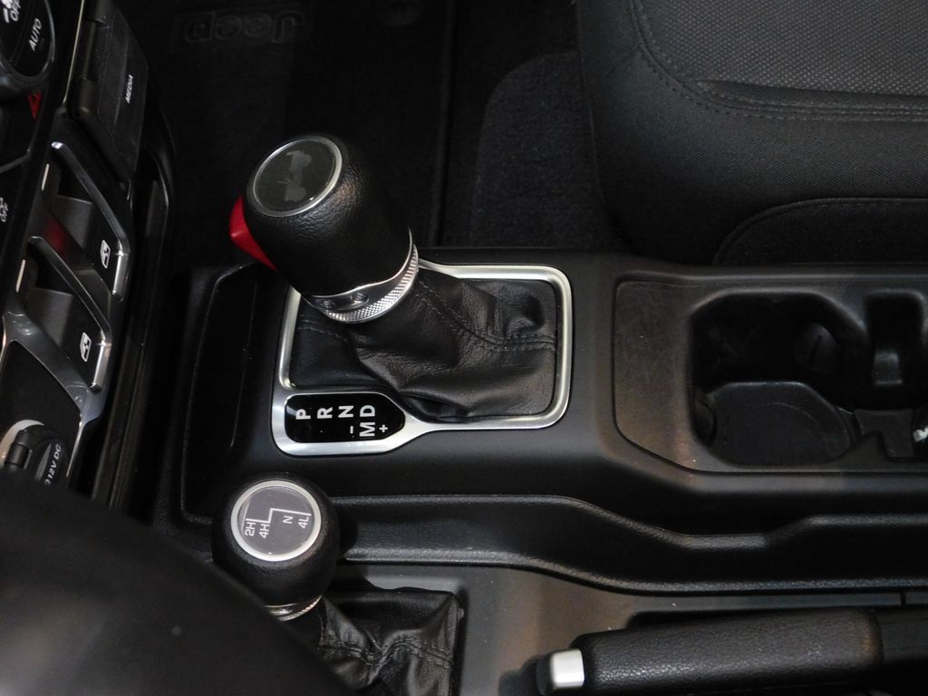 Used 2021 Jeep Wrangler Sport AWD/4WD image 33