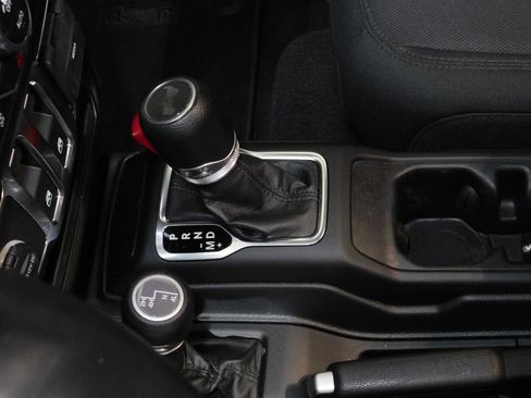 Used 2021 Jeep Wrangler Sport AWD/4WD image 33