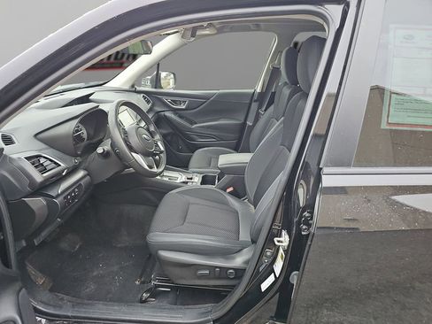 Used 2023 Subaru Forester Premium image 9