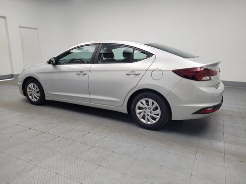 Used 2019 Hyundai Elantra SE w/ Cargo Package FWD image 3