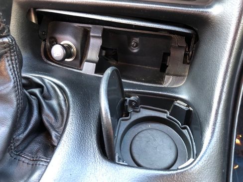 Used 2000 Chevrolet Corvette Convertible w/ Memory Pkg image 31