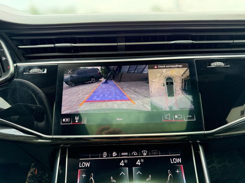 Used 2022 Audi Q8 Prestige w/ Prestige Package AWD/4WD image 36