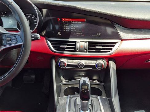 Used 2018 Alfa Romeo Giulia RWD image 14