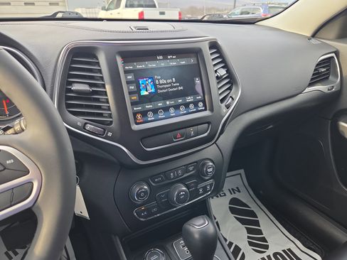 Used 2022 Jeep Cherokee Latitude w/ Sun & Sound Group image 22