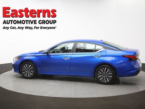 Used 2025 Nissan Altima 2.5 SV FWD image 60