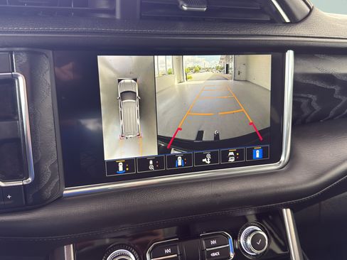 Used 2022 GMC Yukon XL Denali RWD image 38