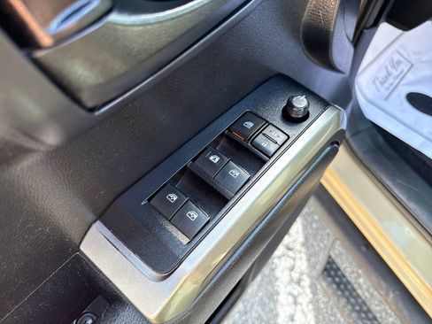 Used 2019 Toyota Tacoma SR5 AWD/4WD image 13