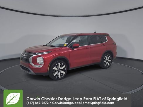 Used 2025 Mitsubishi Outlander SE image 7