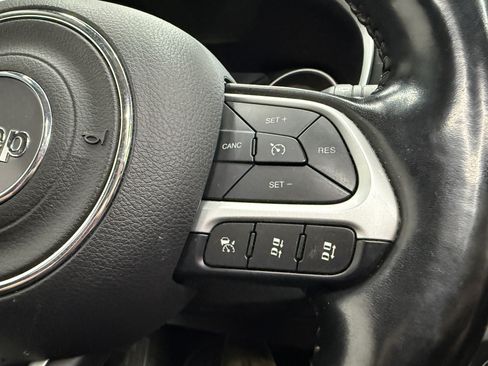 Used 2020 Jeep Compass Latitude FWD image 13