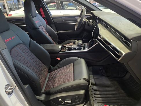 Used 2025 Audi RS 6 performance image 26