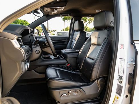 Used 2024 GMC Yukon XL Denali AWD/4WD image 40