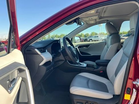Used 2021 Toyota RAV4 Limited w/ Limited Grade Weather Package AWD/4WD image 27