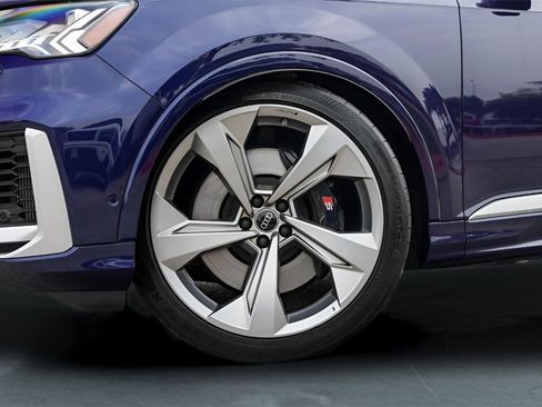 Used 2024 Audi SQ7 Prestige w/ Prestige Package image 4