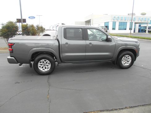 Used 2024 Nissan Frontier SV w/ Technology Package RWD image 4