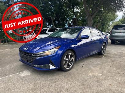 Used 2022 Hyundai Elantra SEL w/ Convenience + Premium Package