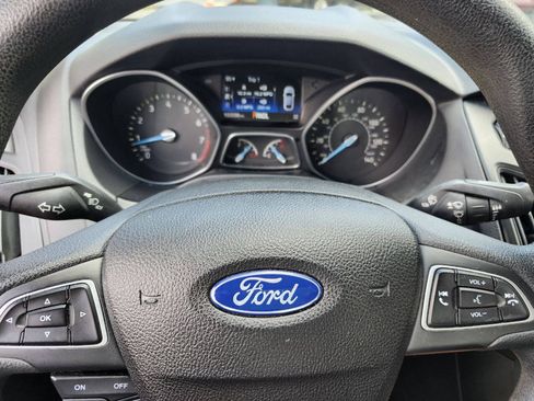 Used 2016 Ford Focus SE FWD image 10