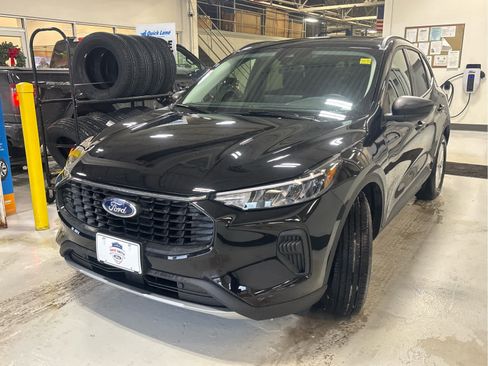 New 2025 Ford Escape Active w/ Tech Pack #1 image 3