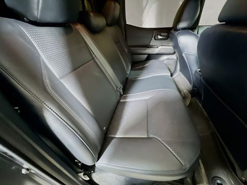 Used 2022 Toyota Tacoma TRD Sport w/ TRD Premium Sport Package AWD/4WD image 25