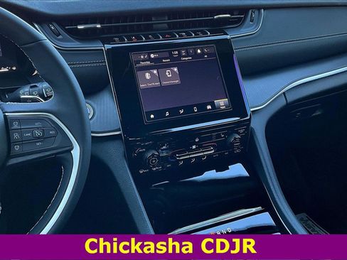 New 2025 Jeep Grand Cherokee L Altitude image 6