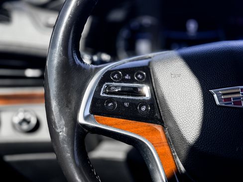 Used 2018 Cadillac Escalade ESV Luxury image 11