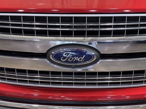 Used 2020 Ford F150 Lariat w/ Equipment Group 502A Luxury AWD/4WD image 12