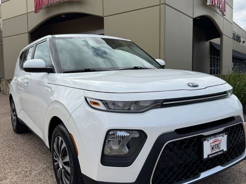 Used 2021 Kia Soul LX image 6