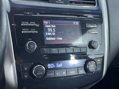 Used 2014 Nissan Altima 2.5 SV image 18