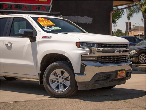 Used 2021 Chevrolet Silverado 1500 LT w/ Diesel Off-Road Package AWD/4WD image 5