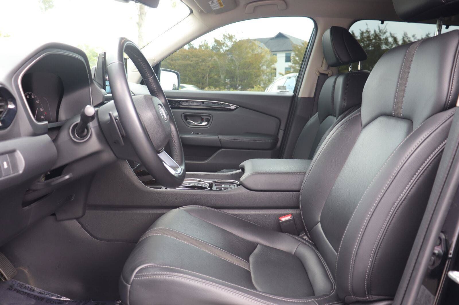 Used 2023 Honda Pilot Touring image 11