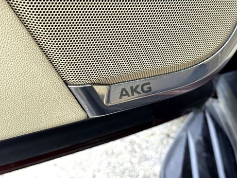 Used 2023 Cadillac Escalade Premium Luxury image 17