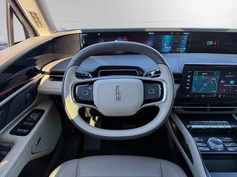 Used 2025 Lincoln Nautilus Premier w/ Equipment Group 102A image 12