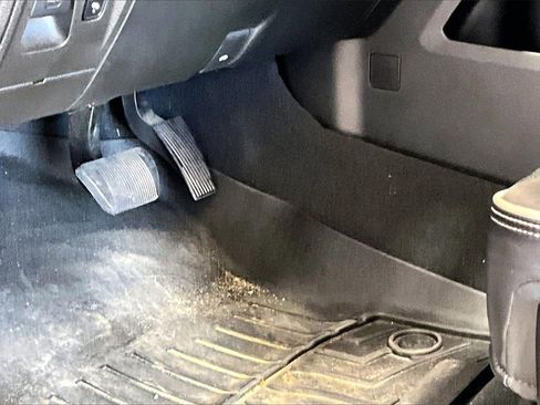 Used 2019 RAM 1500 Laramie w/ Sport Appearance Package image 22