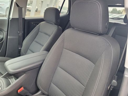 Used 2023 GMC Terrain SLE w/ Driver Convenience Package image 12