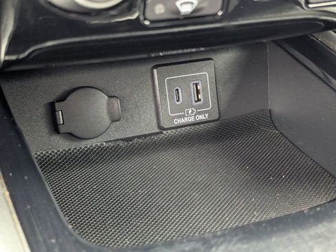 Used 2020 Nissan Pathfinder S AWD/4WD image 21