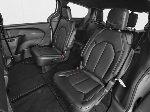 New 2026 Chrysler Voyager LX FWD image 9