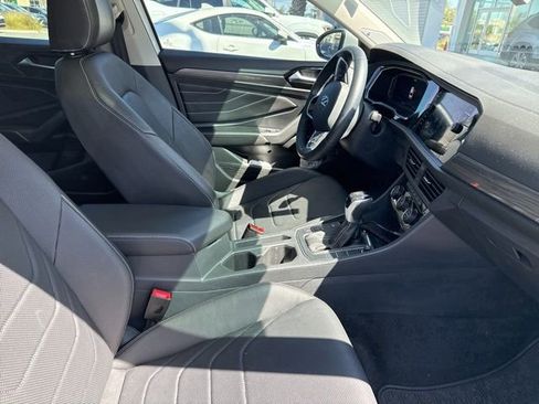 Certified 2023 Volkswagen Jetta SEL image 13